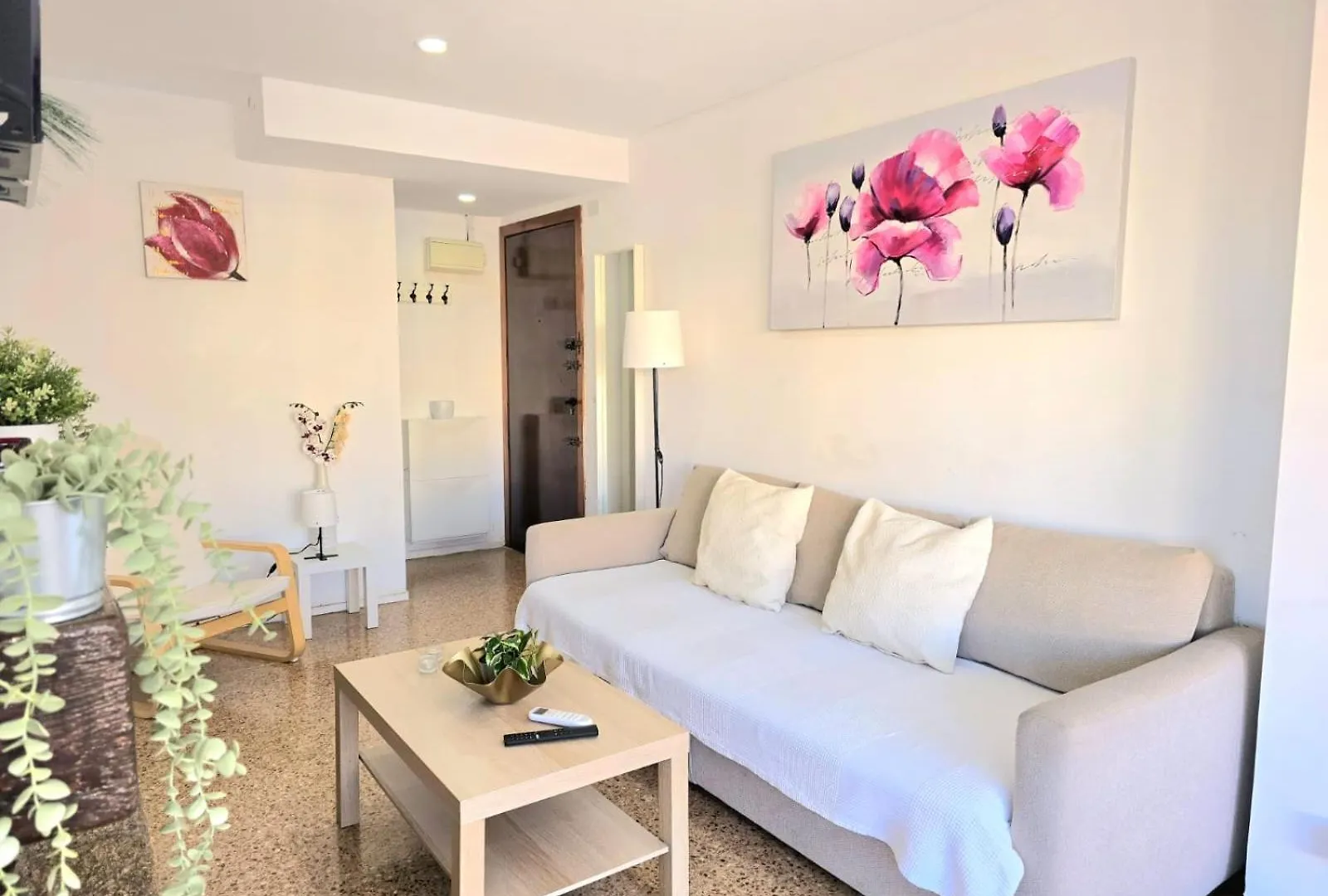 Apartment Nogalera Rainbow 2-Bedroom Apartment, Pool And Parking By Namaste Elite Torremolinos