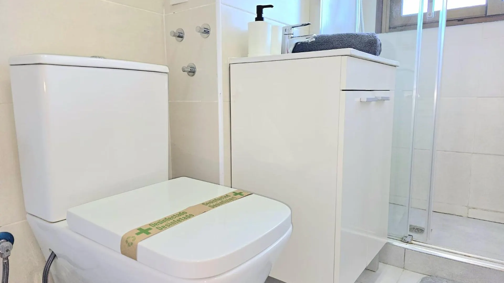 Nogalera Rainbow 2-Bedroom Apartment, Pool And Parking By Namaste Elite Torremolinos