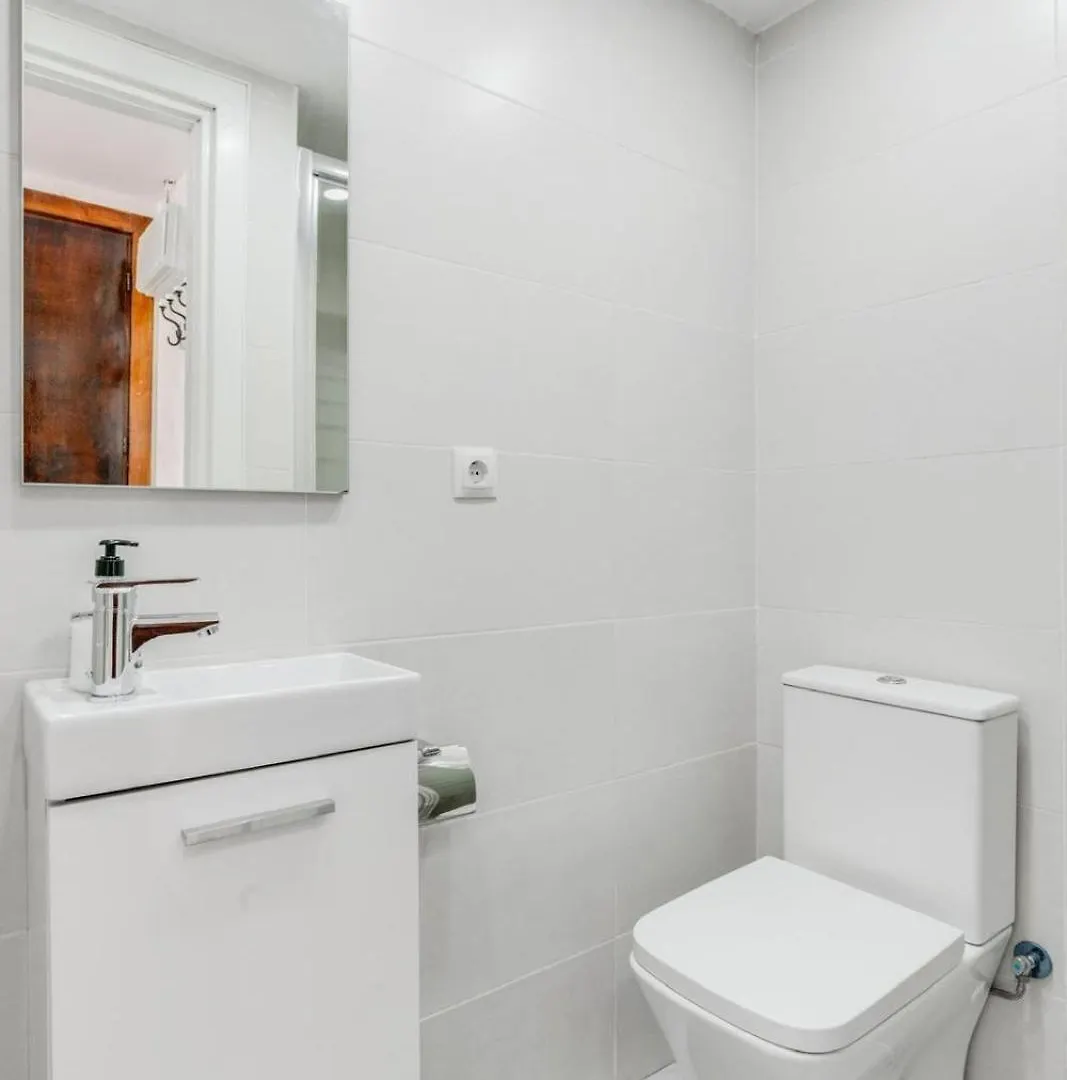 Nogalera Rainbow 2-Bedroom Apartment, Pool And Parking By Namaste Elite Torremolinos
