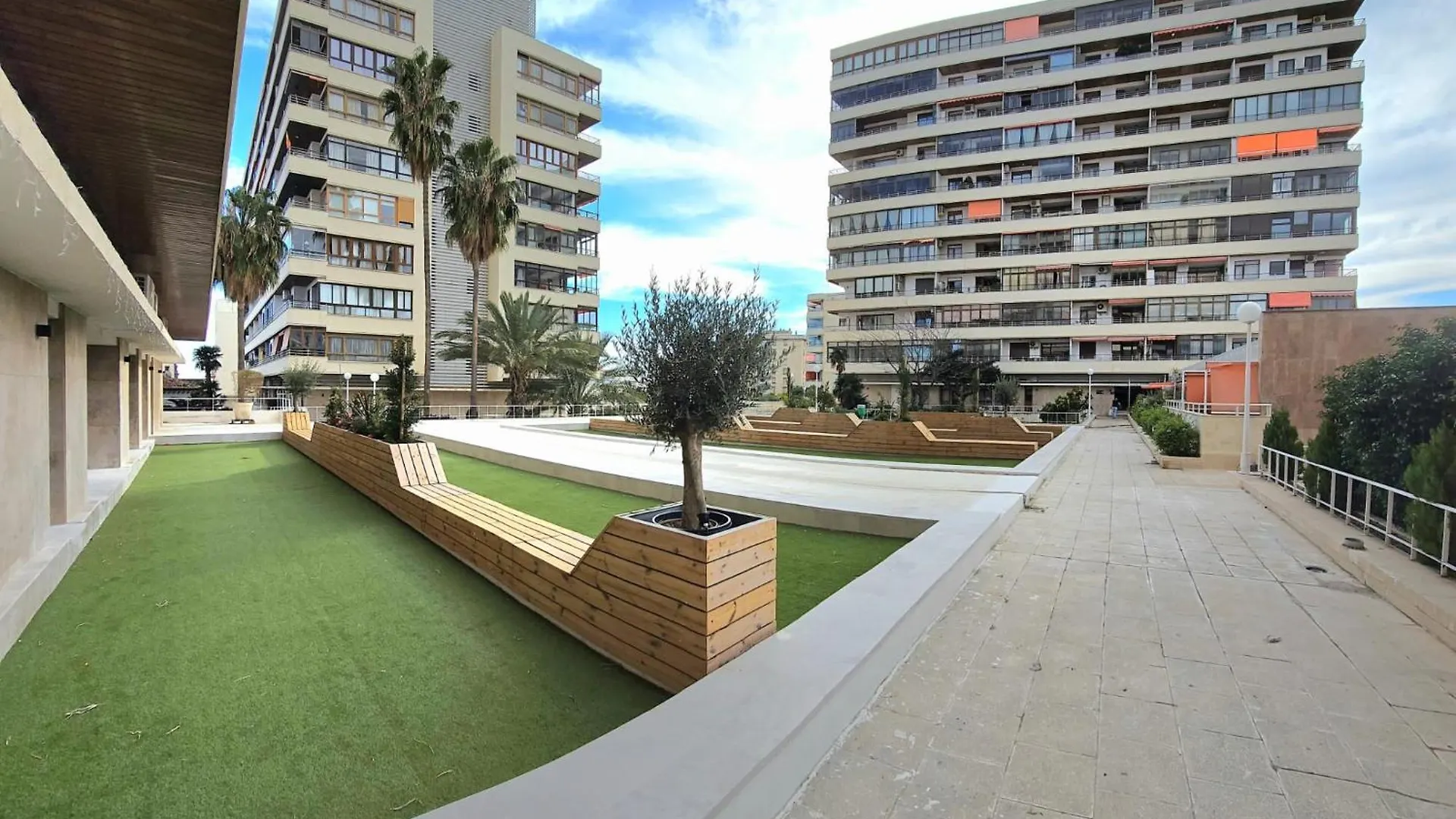 Nogalera Rainbow 2-Bedroom Apartment, Pool And Parking By Namaste Elite Torremolinos Daire
