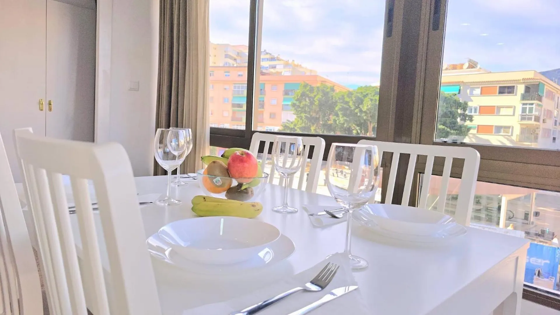 Nogalera Rainbow 2-Bedroom Apartment, Pool And Parking By Namaste Elite Torremolinos Daire